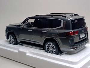 TOYOTA LAND CRUISER 300 ZX GREY 1:18 LCD MODELS — фото 3