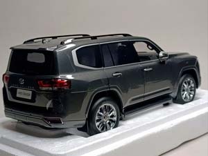 TOYOTA LAND CRUISER 300 ZX GREY 1:18 LCD MODELS — фото 5