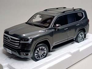 TOYOTA LAND CRUISER 300 ZX GREY 1:18 LCD MODELS — фото 9