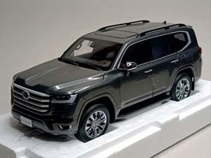 TOYOTA LAND CRUISER 300 ZX GREY 1:18 LCD MODELS