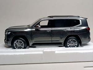 TOYOTA LAND CRUISER 300 ZX GREY 1:18 LCD MODELS — фото 2