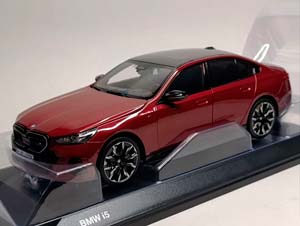 BMW I5 RED 1:18 MINICHAMPS
