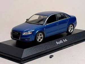 AUDI A4 (B7) BLUE 1:43 MINICHAMPS