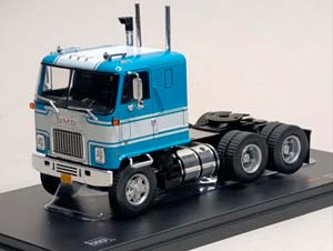 GMC ASTRO 95 1970 IXO 1:43 — фото 9