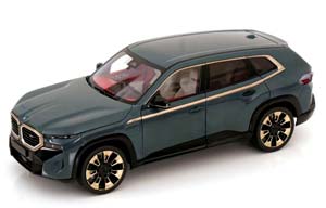 BMW XM 2023 GREEN METALLIC 1:18 MINICHAMPS — фото 2