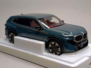 BMW XM 2023 GREEN METALLIC 1:18 MINICHAMPS — фото 7
