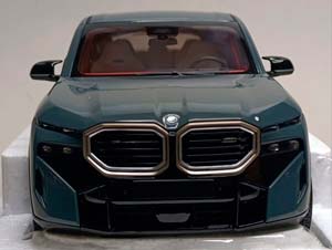 BMW XM 2023 GREEN METALLIC 1:18 MINICHAMPS — фото 8