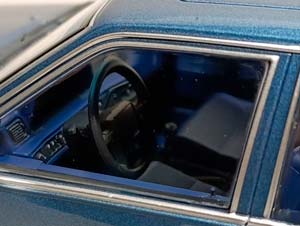 VOLVO 760 TURBO -1985 BLUE 1:18 TRIPLE9 — фото 9