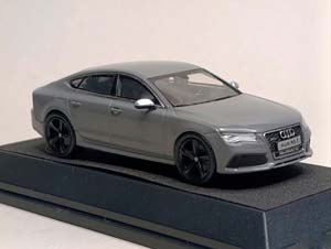 AUDI RS7 SPORTBACK 1:43 ДИЛЕРСКИЙ — фото 2