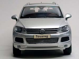 VW VOLKSWAGEN TOUAREG - 2010 SILVER 1:18 KYOSHO — фото 8