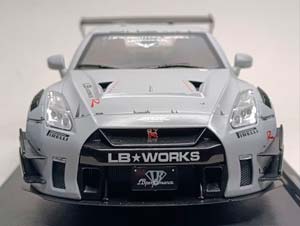 NISSAN GT-R (R35) + KATO SAN 1:18 SOLIDO — фото 3