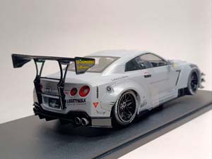 NISSAN GT-R (R35) + KATO SAN 1:18 SOLIDO — фото 7