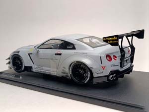 NISSAN GT-R (R35) + KATO SAN 1:18 SOLIDO — фото 8