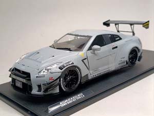 NISSAN GT-R (R35) + KATO SAN 1:18 SOLIDO — фото 2