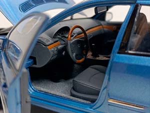 MERCEDES E CLASS SEDAN (W211) KYOSHO 1:18 — фото 7