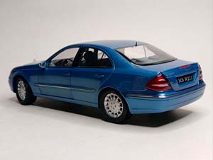 MERCEDES E CLASS SEDAN (W211) KYOSHO 1:18 — фото 8