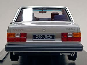 VOLVO 760 TURBO 1985 SILVER 1:18 TRIPLE9 — фото 3