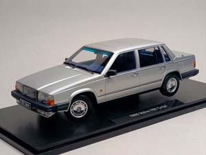 VOLVO 760 TURBO 1985 SILVER 1:18 TRIPLE9 — фото 9