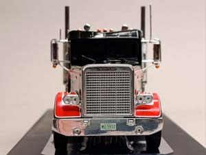 FREIGHTLINER FLC 120 64 T 1977 ТЯГАЧ IXO 1:43 — фото 8