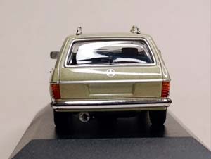 MERCEDES 230TE (W123) 1982 MAXICHAMPS 1:43 — фото 4