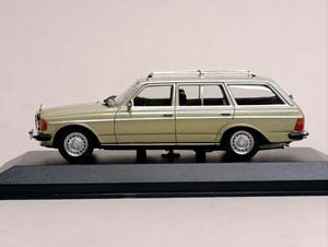 MERCEDES 230TE (W123) 1982 MAXICHAMPS 1:43 — фото 2