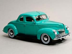 FORD DELUXE COUPE 1939 MAISTO 1:18 — фото 4