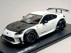 TOYOTA GR86 LBWK BODYKIT 1:18 SOLIDO