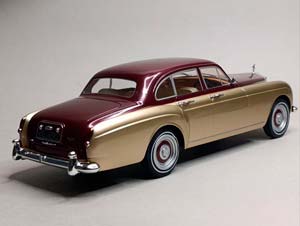 ROLLS-ROYCE SILVER CLOUD III FLYING SPUR 1:18 — фото 4