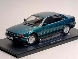 BMW 740I (E38) GREEN 1:18 KK SCALE