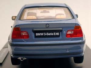 BMW 3 SERIES SEDAN (E46) HELLBLAU 1:18 KK SCALE — фото 3