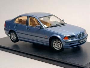 BMW 3 SERIES SEDAN (E46) HELLBLAU 1:18 KK SCALE — фото 6