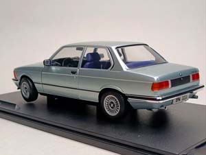 BMW 323I 1979 (E21) SOLIDO 1:18 — фото 2
