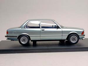 BMW 323I 1979 (E21) SOLIDO 1:18 — фото 6