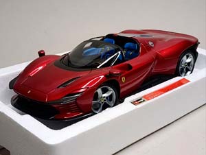 FERRARI DAYTONA SP3 SPIDER OPEN 2022 1:18