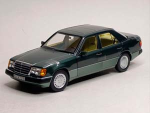 MERCEDES 230E 1990 (W124) GREEN 1:18 NOREV