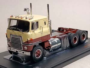 INTERNATIONAL TRANSTAR COE -1965 IXO 1:43