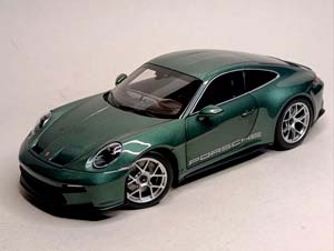 PORSCHE 911 S/T -2023 MALACHITGREEN 1:18 NOREV