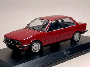 BMW 323I -1982 RED (E30) MINICHAMPS 1:18