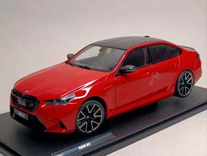 BMW M5 LIMOUSINE -2025 (G90) SOLIDO 1:18
