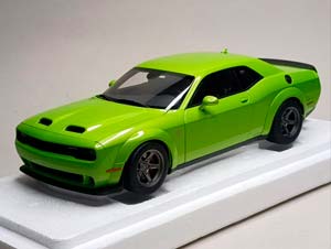 DODGE CHALLENGER SRT SUPER STOCK 1:18 AUTOART