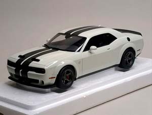 DODGE CHALLENGER SRT SUPER STOCK 1:18 AUTOART
