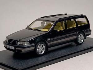 VOLVO V70 XC CROSS COUNTRY 1:18 CULT SCALE