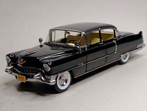 CADILLAC FLEETWOOD SERIES 60 GREENLIGHT 1:18