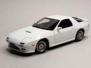 MAZDA SAVANNA RX-7 FC35 WHELART 1:18