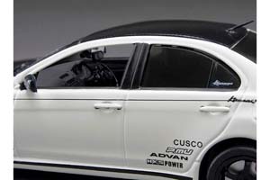 MITSUBISHI LANCER EVO X 2011 WHITE METALLIC/BLACK — фото 3