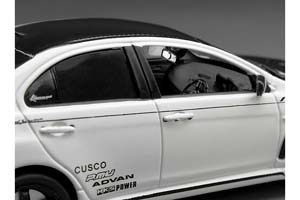 MITSUBISHI LANCER EVO X 2011 WHITE METALLIC/BLACK — фото 4