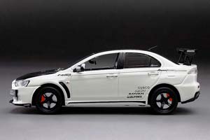 MITSUBISHI LANCER EVO X 2011 WHITE METALLIC/BLACK — фото 7
