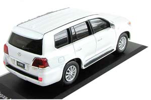 LEXUS LX570 2010 PEARL WHITE LIMITED EDITION 412 PCS — фото 2