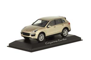 PORSCHE CAYENNE TURBO 2015 — фото 10