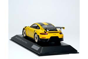 PORSCHE 911 GT2 RS 991 2017 YELLOW CARBON — фото 2